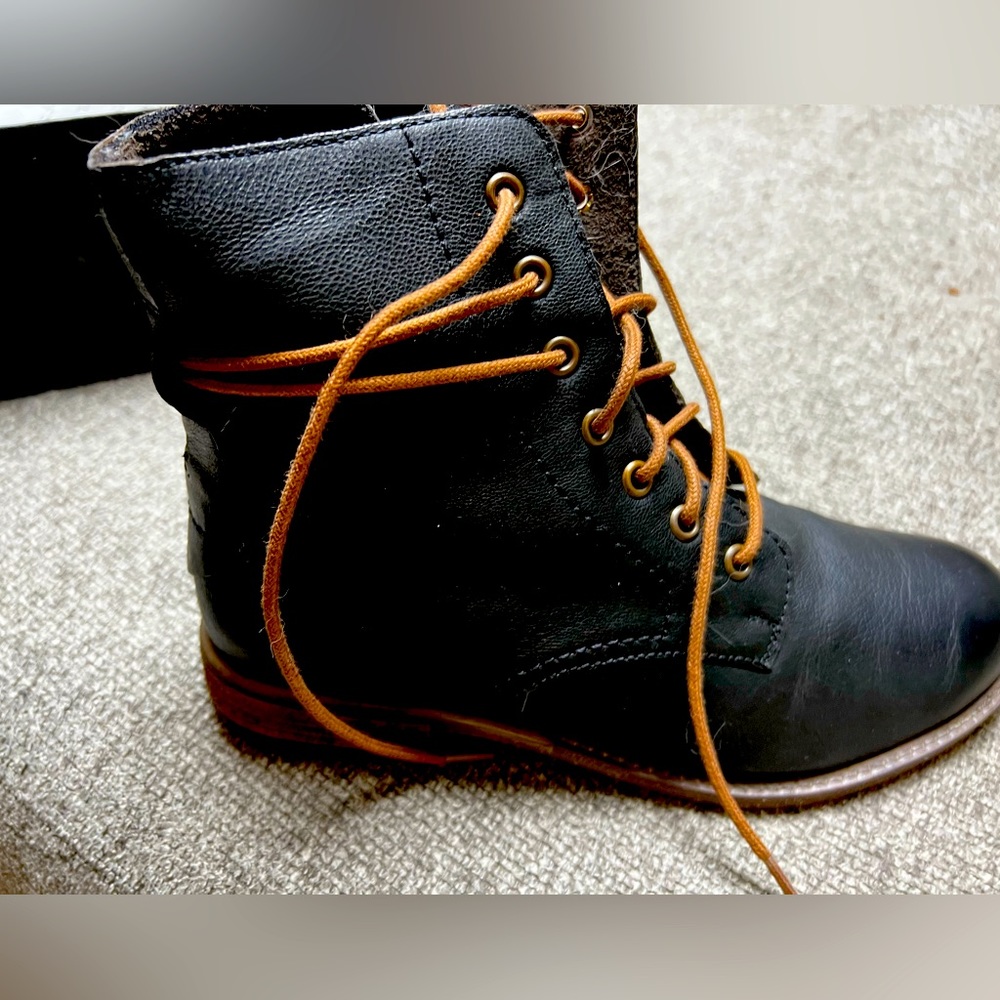 Josef Seibel lace up boot